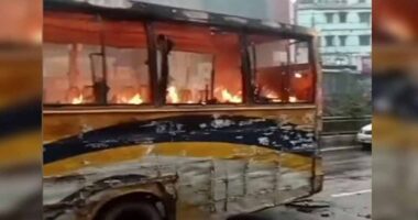 রাজধানীতে বাস থামিয়ে গুলি, আগুন দিল দুর্বৃত্তরা
