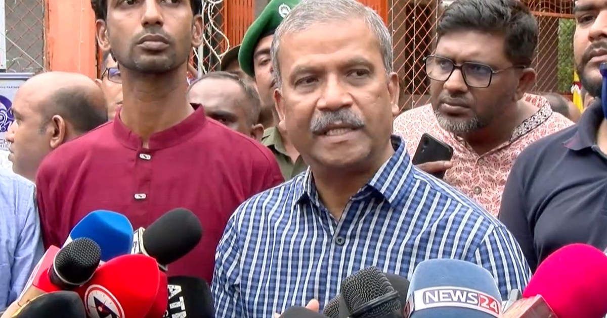 আ. লীগের কার্যক্রমের ওপর নিষেধাজ্ঞা তুলে নেয়ার কোনো সম্ভাবনা নেই : আইন উপদেষ্টা