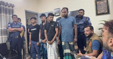 নাটোরে যৌথ বাহিনীর অভিযানে ১২ জন ইমো হ্যাকার আটক