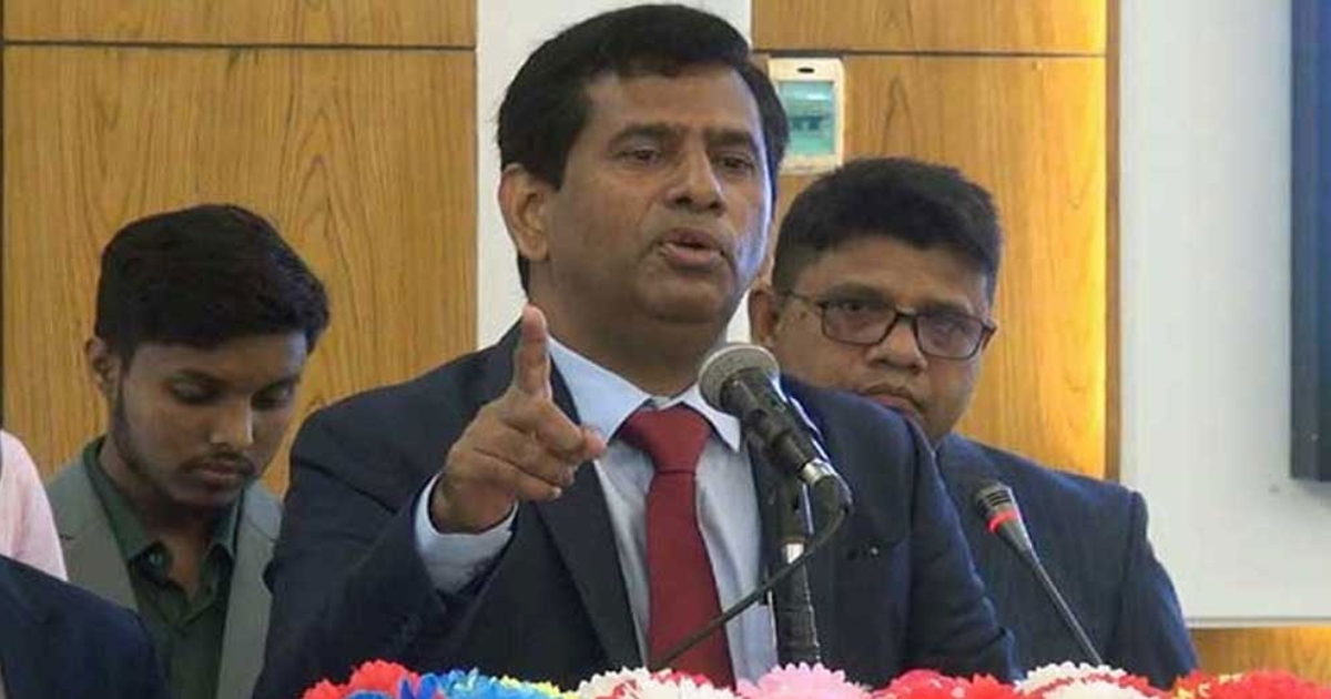 আটক ১৫ সেনা কর্মকর্তাকে অবশ্যই আদালতে আনতে হবে,এটাই বিধান : চিফ প্রসিকিউটর