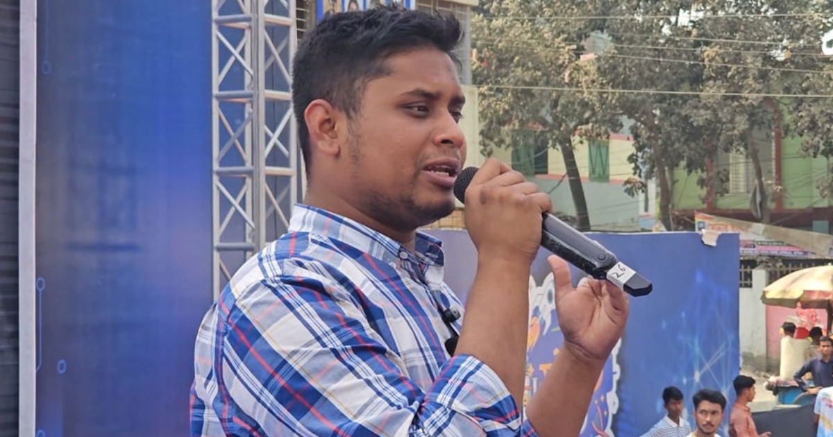 শিক্ষকদের ফোন করে এখনই লং মার্চ না করার আহ্বান হাসনাত আবদুল্লাহর
