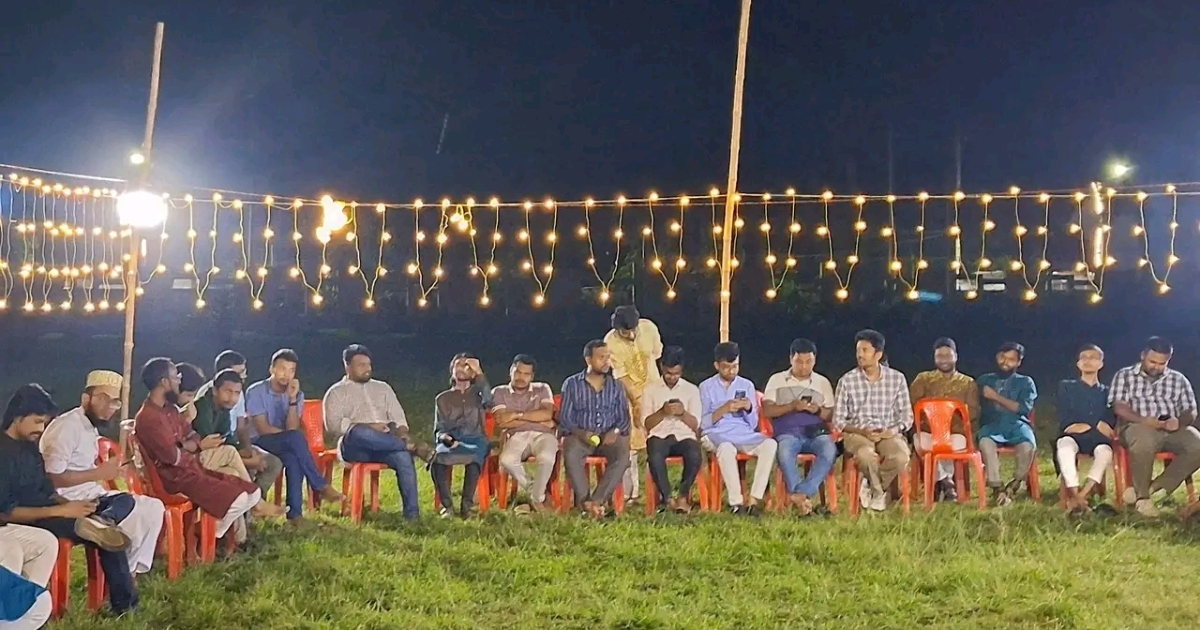 রাকসু নির্বাচনে পরাজিত প্রার্থীদের ব্যতিক্রমী মিলনমেলা