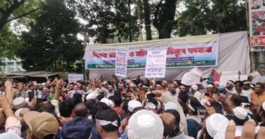 পাঁচ শতাংশ বাড়িভাড়া দেওয়ার প্রজ্ঞাপন প্রত্যাখ্যান করে আন্দোলন চালিয়ে যাবেন এমপিওভুক্ত শিক্ষকরা