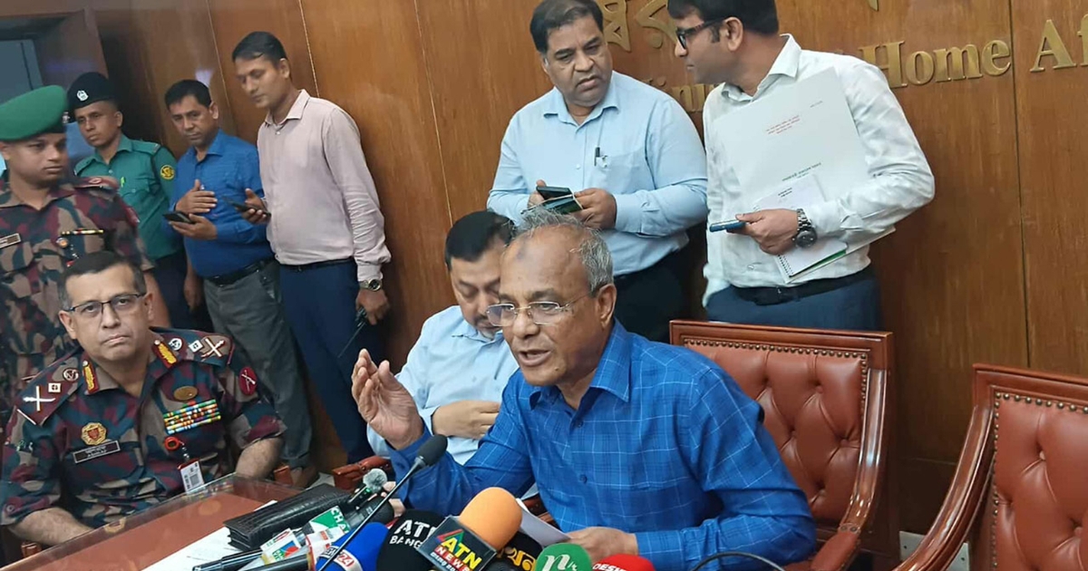 নির্বাচনে প্রতি কেন্দ্রে আনসার থাকবে ১৩ জন : স্বরাষ্ট্র উপদেষ্টা