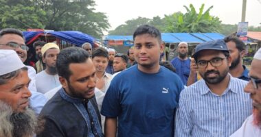 ভোরের আলোয় কলাপাড়ায় কৃষিবাজারে কৃষকদের খোঁজে হাসনাত আব্দুল্লাহ