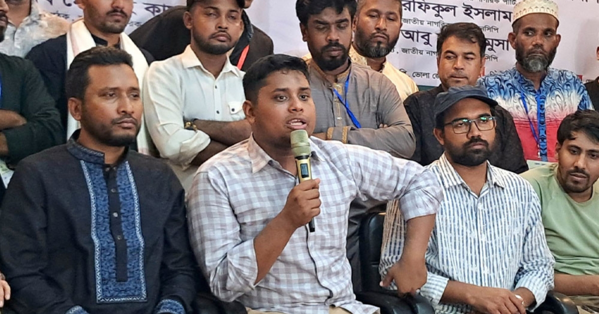রাষ্ট্রপতির হাত থেকে জুলাই সনদ নেওয়ার চেয়ে নদীতে ডুব দেওয়া ভালো : হাসনাত আব্দুল্লাহ