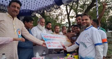 সিংগাইরের ফুটবল ফাইনালে জনকল্যাণ এসোসিয়েশনের ট্রফি জয়
