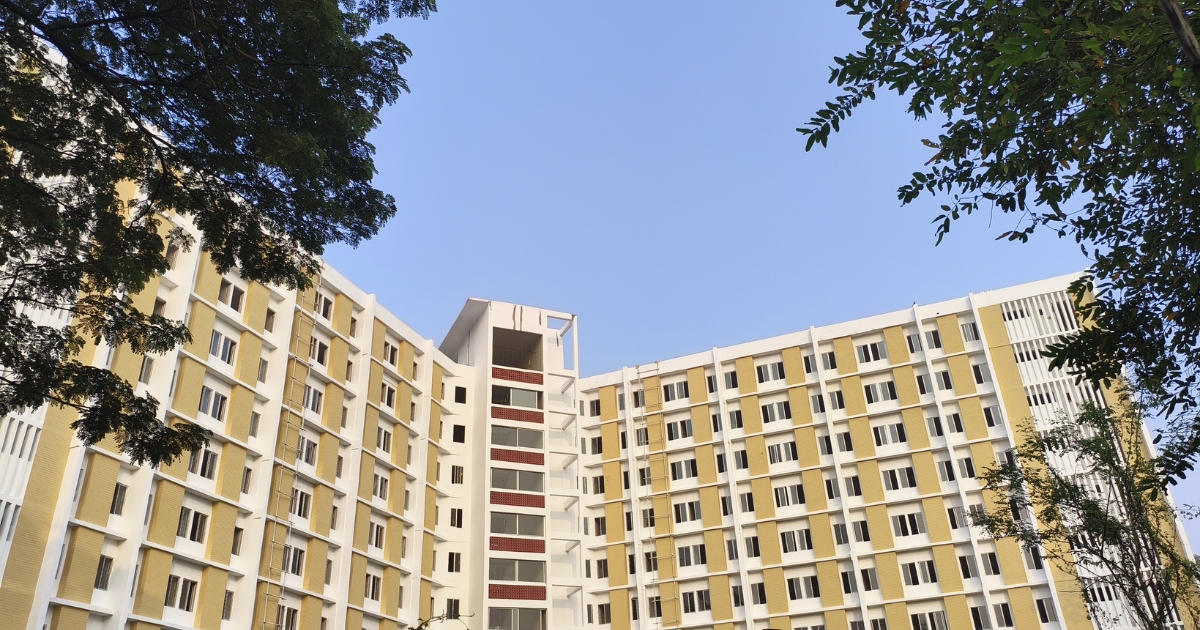 ভূমিকম্পে হেলে পড়া শেরেবাংলা হলের শিক্ষার্থীদের জরুরি ভিত্তিতে নতুন হলে স্থানান্তর