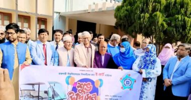 রুয়ার উদ্যোগে পাঁচ ই–কার চালু, ৫ টাকায় পুরো ক্যাম্পাস ঘুরতে পারবেন  রাবি শিক্ষার্থী