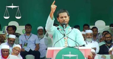 “হাসিনাকে আমরা একটি লাল কার্ড দেখিয়েছি; যারা নব্য ফ্যাসিস্ট ছাত্র-জনতা তাদের ডাবল লাল কার্ড দেখাবে” : জাহিদুল