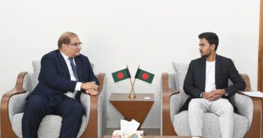 স্থানীয় সরকার উপদেষ্টার সঙ্গে পাকিস্তান হাইকমিশনারের গুরুত্বপূর্ণ বৈঠক