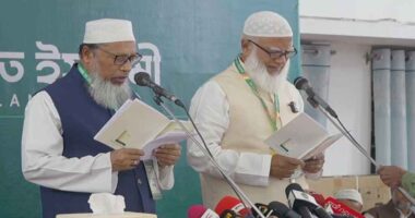 তৃতীয় মেয়াদে শপথ নিতে গিয়ে অঝরে কাঁদলেন জামায়াত আমির ডা. শফিকুর রহমান