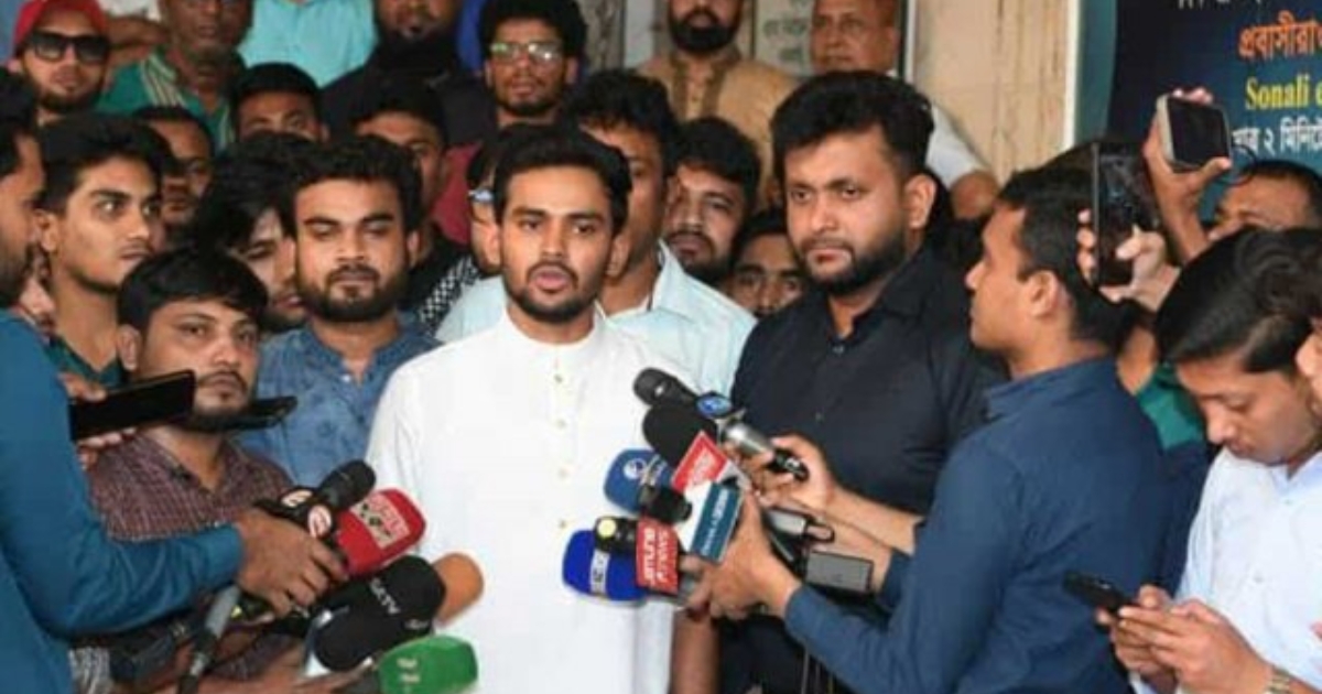 সরকার থেকে পদত্যাগ করে ঢাকা থেকেই নির্বাচন করবেন উপদেষ্টা আসিফ মাহমুদ