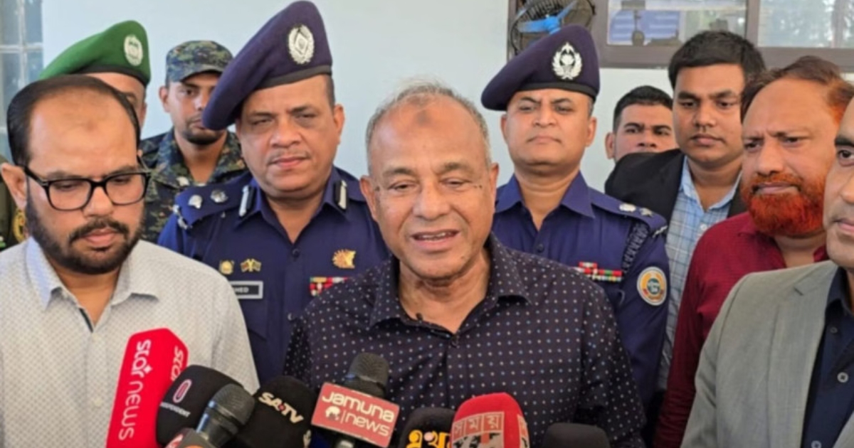 ‘আইনশৃঙ্খলা রক্ষায় সব বাহিনী প্রস্তুত; ট্রাইব্যুনালে শেখ হাসিনার যে রায়ই হোক, কার্যকর হবে’: স্বরাষ্ট্র উপদেষ্টা