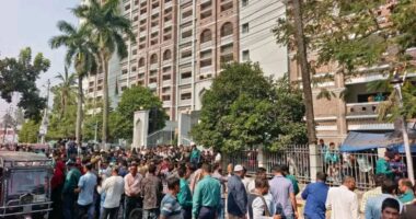 খুলনায় আদালত এলাকায় প্রকাশ্যে দু’জনকে গুলি ও কুপিয়ে হত্যা