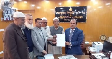 বগুড়া-২ (শিবগঞ্জ) আসনে বিএনপির প্রার্থী মীর শাহে আলমের মনোনয়ন ফরম উত্তোলন