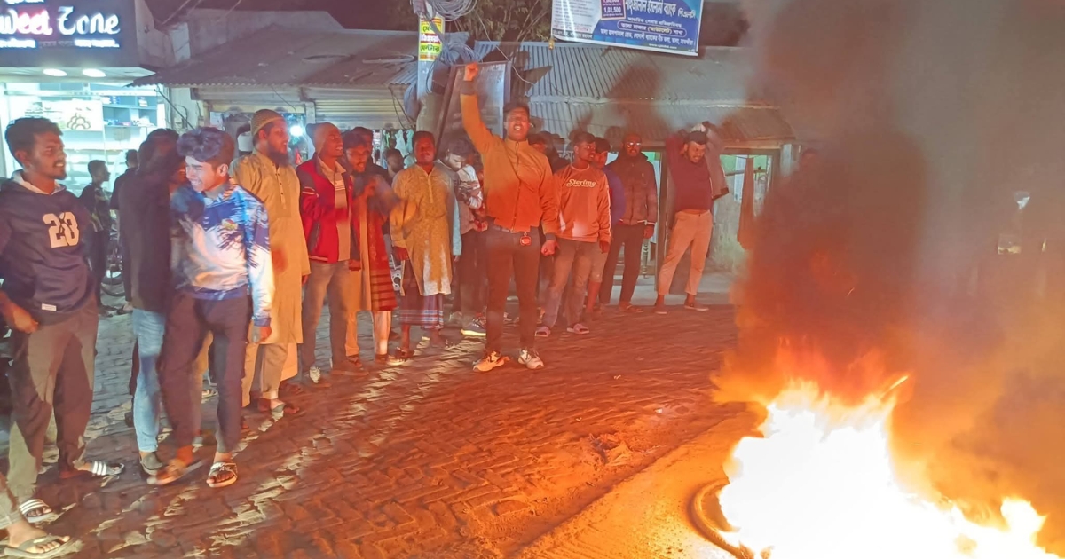 তালায় ইনকিলাব মঞ্চের মুখপাত্র হাদির হত্যার প্রতিবাদে বিক্ষোভ