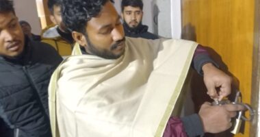 রাবিতে আওয়ামীপন্থী ডিনদের পদত্যাগের দাবিতে ডিন কমপ্লেক্সে তালা
