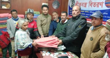 অসহায়দের শীতের কাঁপুনি থামাতে পাশে দাঁড়াল সাংবাদিকরা