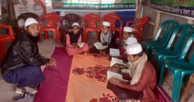 সাবেক প্রধানমন্ত্রী বেগম খালেদা জিয়ার মৃত্যুতে বাগেরহাটে কালোব্যাচ ধারণ ও কুরআন পাঠ