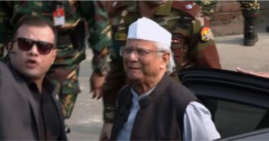 হাদির জানাজায় প্রধান উপদেষ্টা ড. ইউনূস