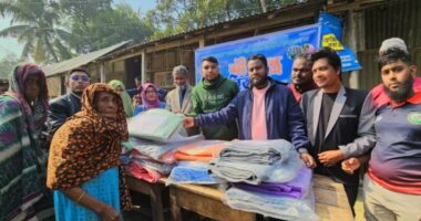 ভোলায় রামদাসপুরে পরিবর্তন যুব উন্নয়ন সংস্থার উদ্যোগে শীতবস্ত্র বিতরণ