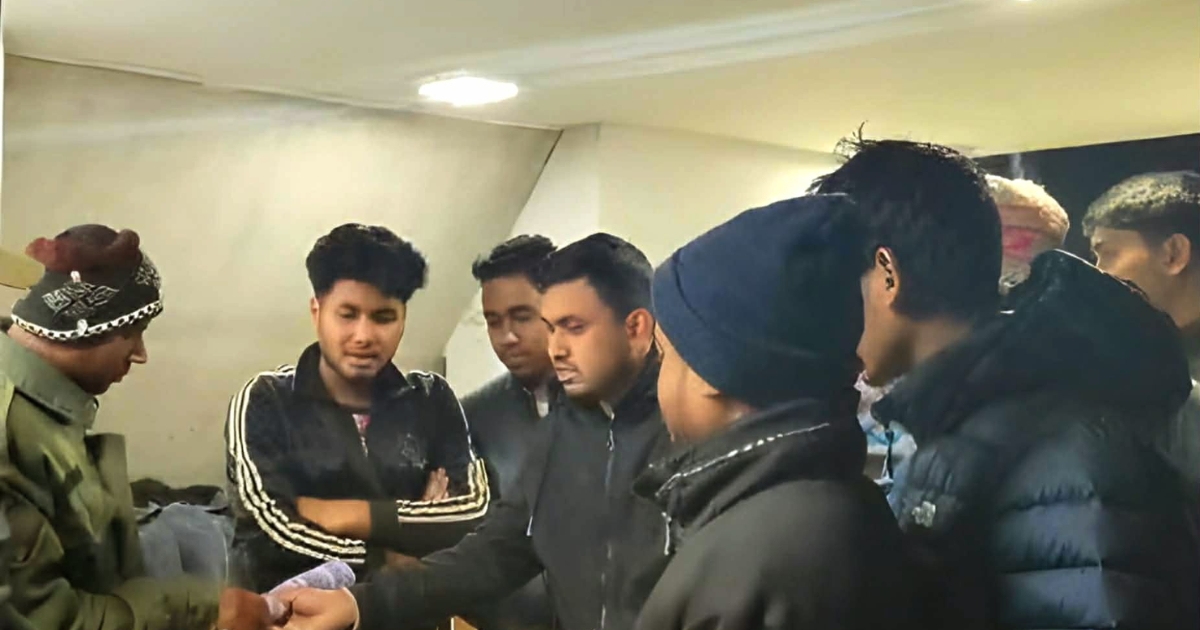খালেদা জিয়ার আত্মার মাগফিরাত কামনায় কুবি শাখা ছাত্রদলের কম্বল বিতরণ