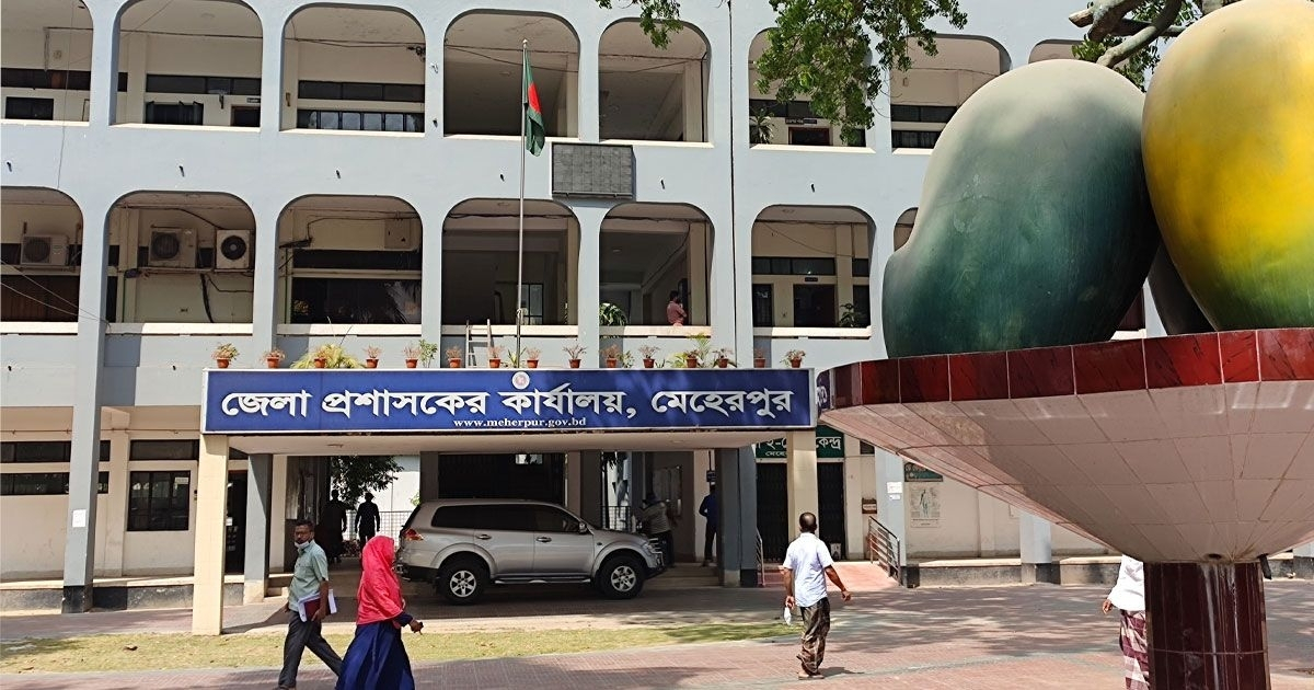 মেহেরপুরে নতুন ভোটারদের মাঝে উৎসবের আমেজ গণভোটের বিষয়ে জানেন না সাধারণ ভোটাররা