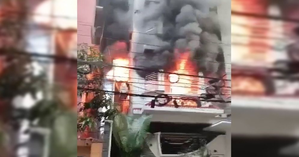 রাজধানীর উত্তরায় বহুতল ভবনে অগ্নিকাণ্ডের ঘটনায় নিহত বেড়ে ৬