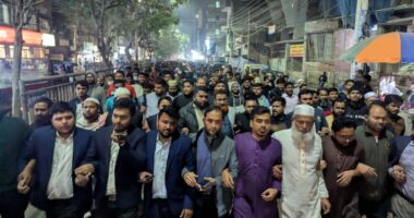 মিরপুরে জামায়াত নেতাকর্মীদের ওপর হামলার প্রতিবাদে বিক্ষোভ