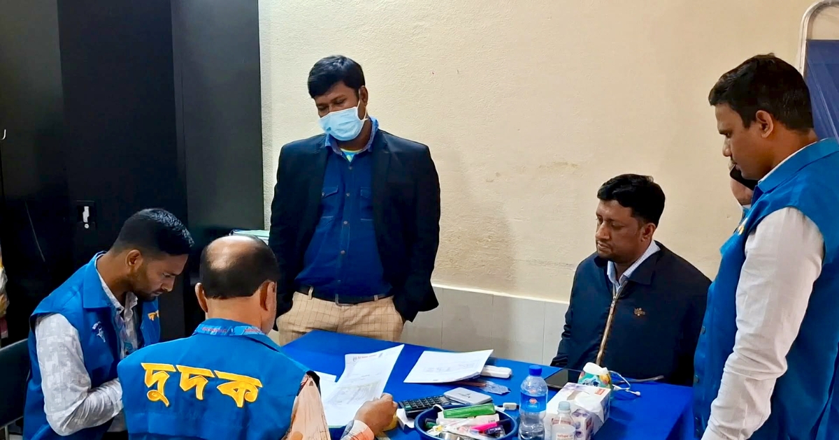 অনিয়ম-দুর্নীতির অভিযোগে দুর্গাপুর সরকারি হাসপাতালে দুদকের হানা