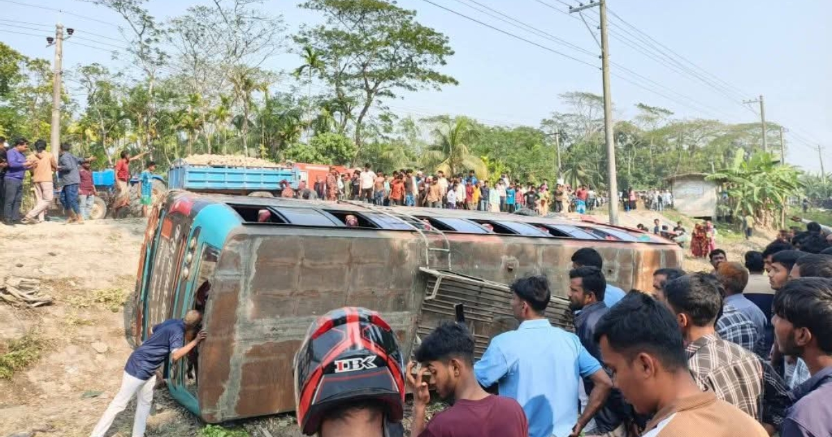 বাসচাপায় প্রাণ গেল মা-ছেলেসহ ৩ জনের, আহত ২০