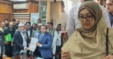 নেত্রকোনা-৪ এ বিএনপি প্রার্থী বাবর ও স্বতন্ত্র প্রার্থী তার স্ত্রী শ্রাবণীর মনোনয়নপত্র বৈধ