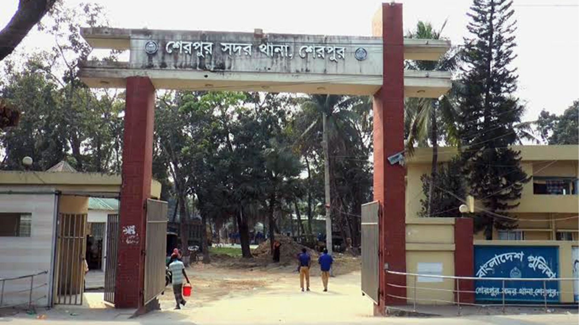 শেরপুরে এএসআইয়ের ঝুলন্ত মরদেহ উদ্ধার