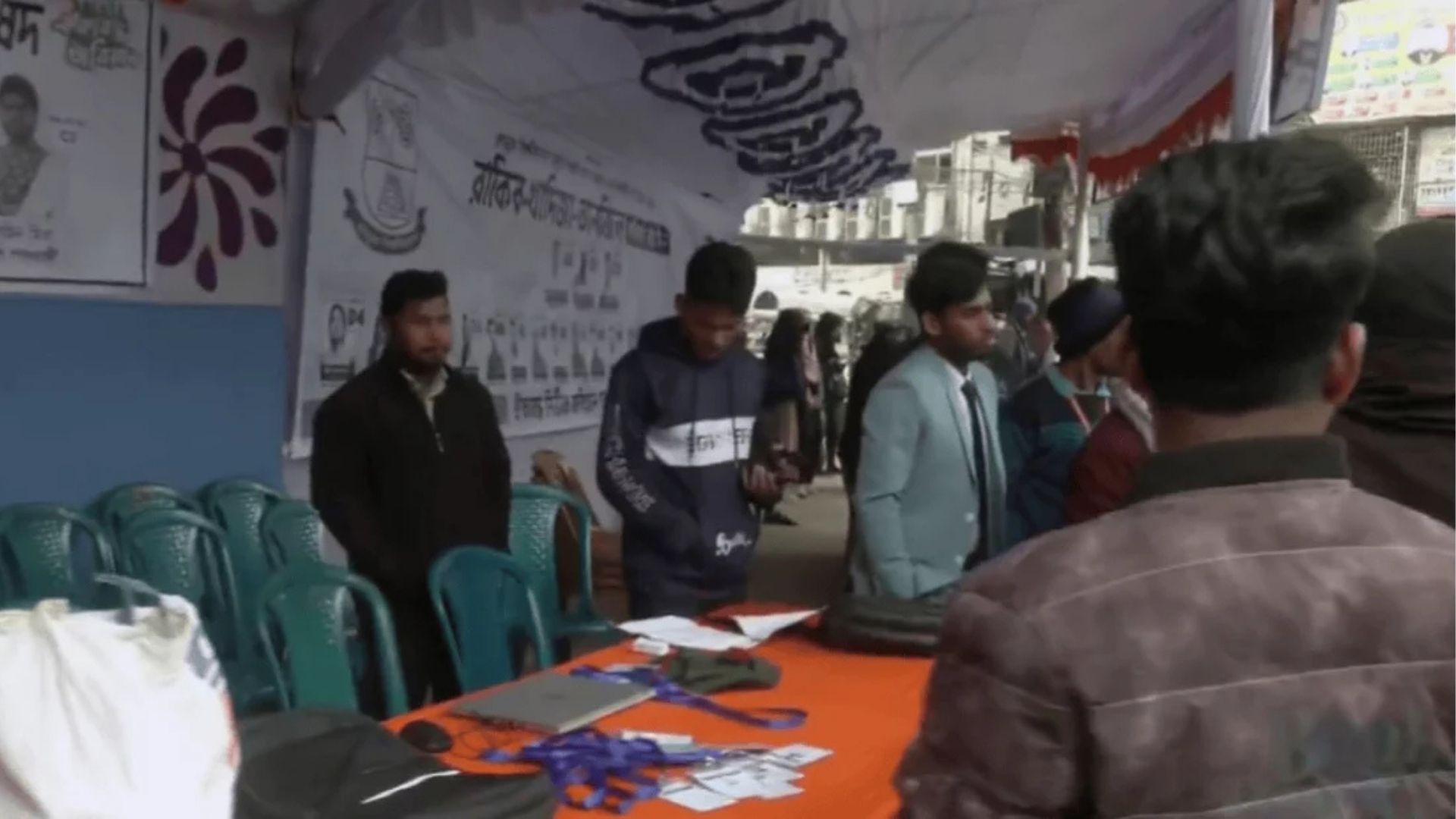 জকসু নির্বাচন: সকাল থেকে ভোটগ্রহণ চলছে