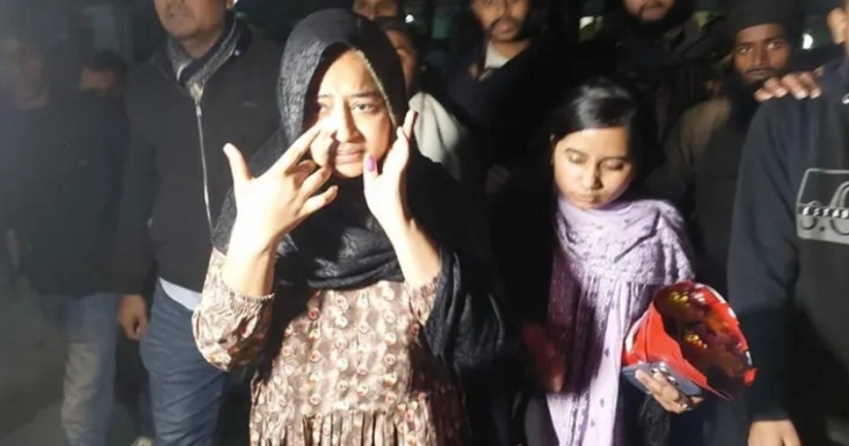 কথিত চাঁদাবাজির মামলায় জামিনের পর রাতেই কারামুক্ত জুলাইযোদ্ধা সুরভী