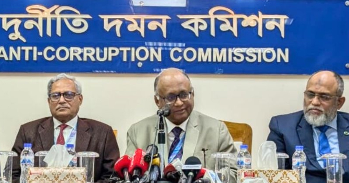 নির্বাচনি হলফনামায় উল্লেখ নেই এমন সম্পদের মালিককে শাসক হিসেবে চাই না: দুদক চেয়ারম্যান