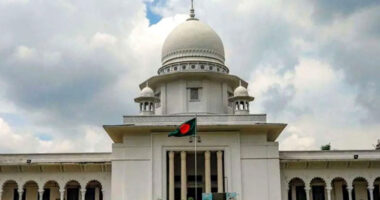 বিপুল পরিমাণ লুণ্ঠিত অ/স্ত্র উদ্ধার না হওয়া পর্যন্ত জাতীয় নির্বাচন স্থগিত চেয়ে রিট