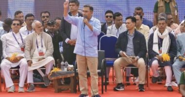 ‘একটি রাজনৈতিক দল নারীদের ঘরে আটকে রাখতে চায়’: তারেক রহমান