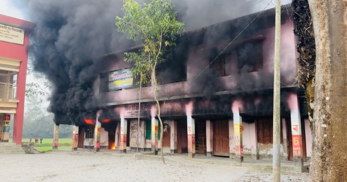 সেনবাগে ডিটি সরকারি প্রাথমিক বিদ্যালয়ে রহস্যজনক আগুন, ক্ষতি প্রায় ৪ লাখ টাকা
