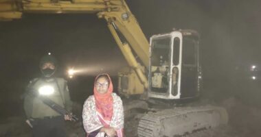 সেনবাগে ফসলি জমি থেকে টপসয়েল লুট ভ্রাম্যমান আদালতে ১ লাখ টাকা জরিমানা