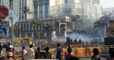 হোটেল ইন্টারকন্টিনেন্টালের সামনে রণক্ষেত্র