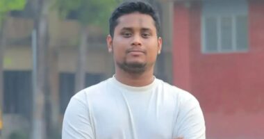 ভোট কেন্দ্রে জালিয়াতির ইচ্ছে থাকলেই এমন সিদ্ধান্ত নেওয়া যায় : মোবাইল নিষিদ্ধের ইস্যুতে হাসনাত আবদুল্লাহ