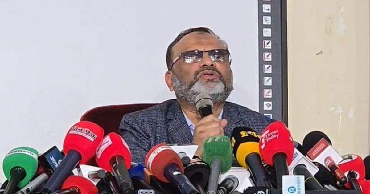 নির্বাচিত সরকার চাইলে আরও কিছুদিন দায়িত্ব পালন করবো : ঢাবি ভিসি ড. নিয়াজ আহমদ