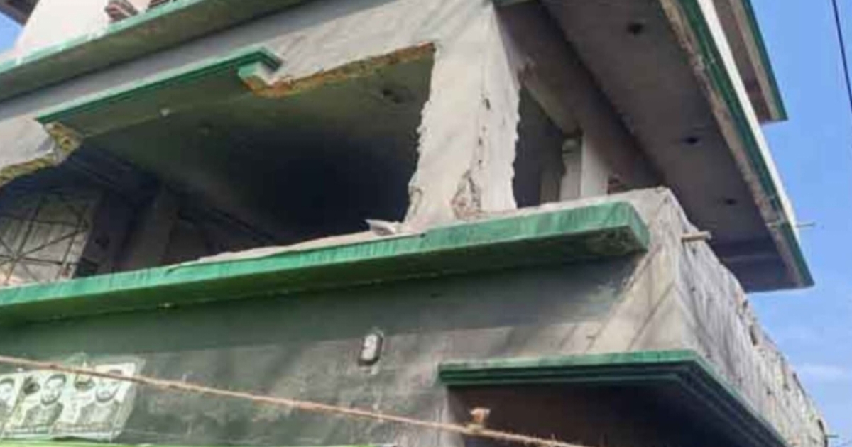 সকালে তারাকান্দা আ’লীগের কার্যালয়ে পতাকা উত্তোলন , আবার রাতে ১১ দলীয় জোট পুনঃরায় দেয় আগুন