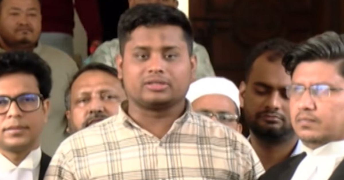 ‘বিভিন্নভাবে ভয়ভীতি দেখানোর চেষ্টা করছে, কিন্তু আমি হাসনাত আব্দুল্লাহ কখনও কোনো ভয়ভীতির কাছে মাথানত করবো না’