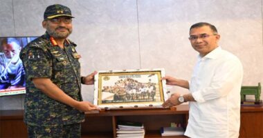 প্রধানমন্ত্রীর সঙ্গে আনসার মহাপরিচালকের সৌজন্য সাক্ষাৎ