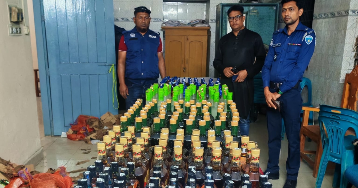 বাঞ্ছারামপুর মডেল থানা পুলিশের অভিযানে ৩৮৯ বোতল ভারতীয় মদ উদ্ধার
