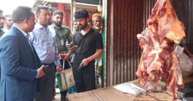পঁচা ও বাসী গরুর মাংস বিক্রি করা কারনে ২৫ হাজার টাকা জরিমানা