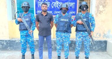 ভোলায় কোস্টগার্ড’র অভিযানে অবৈধভাবে বাংলাদেশে অনুপ্রবেশকারী ভারতীয় নাগরিক আটক